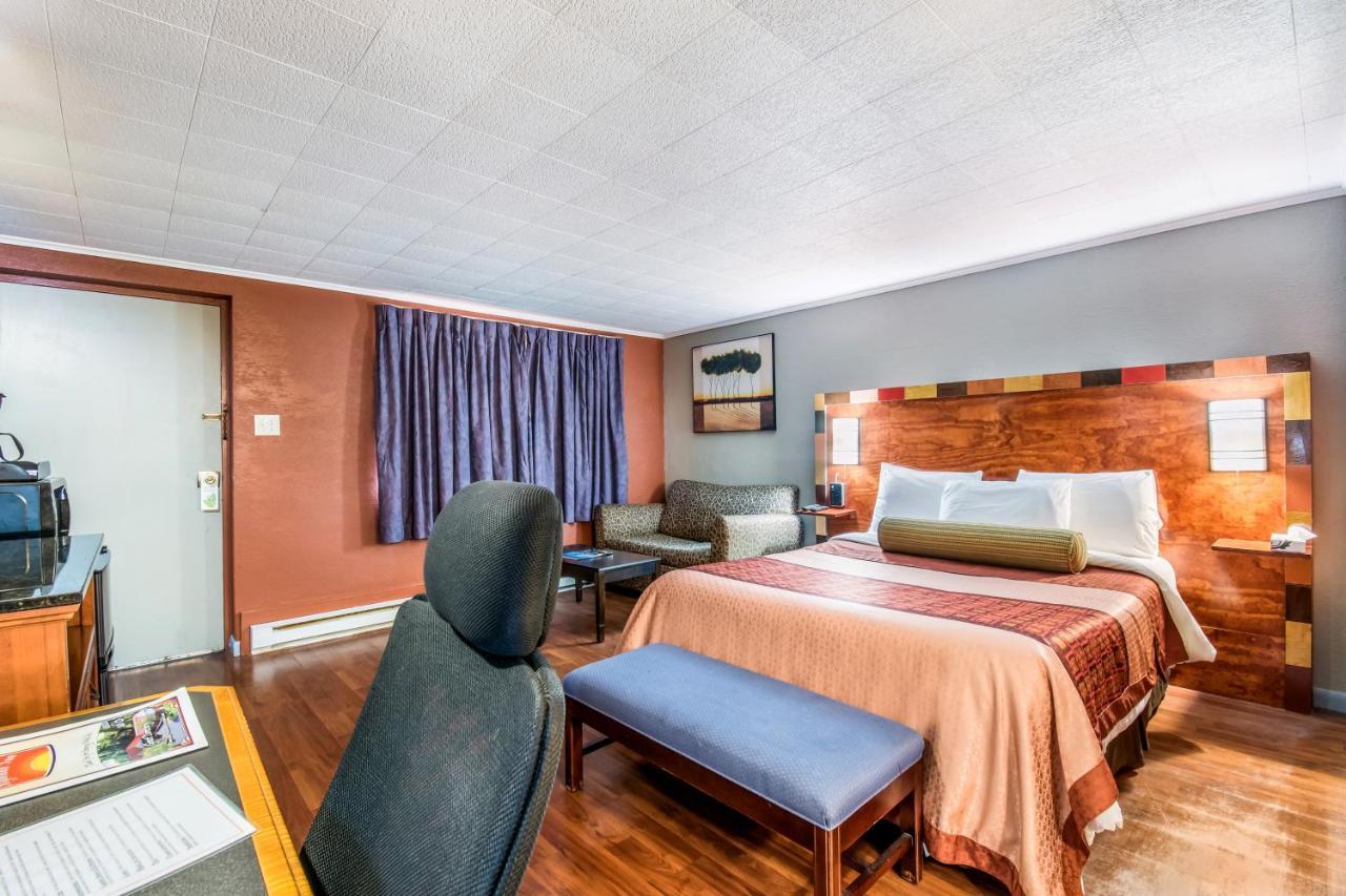 Highland Inn New Cumberland Buitenkant foto